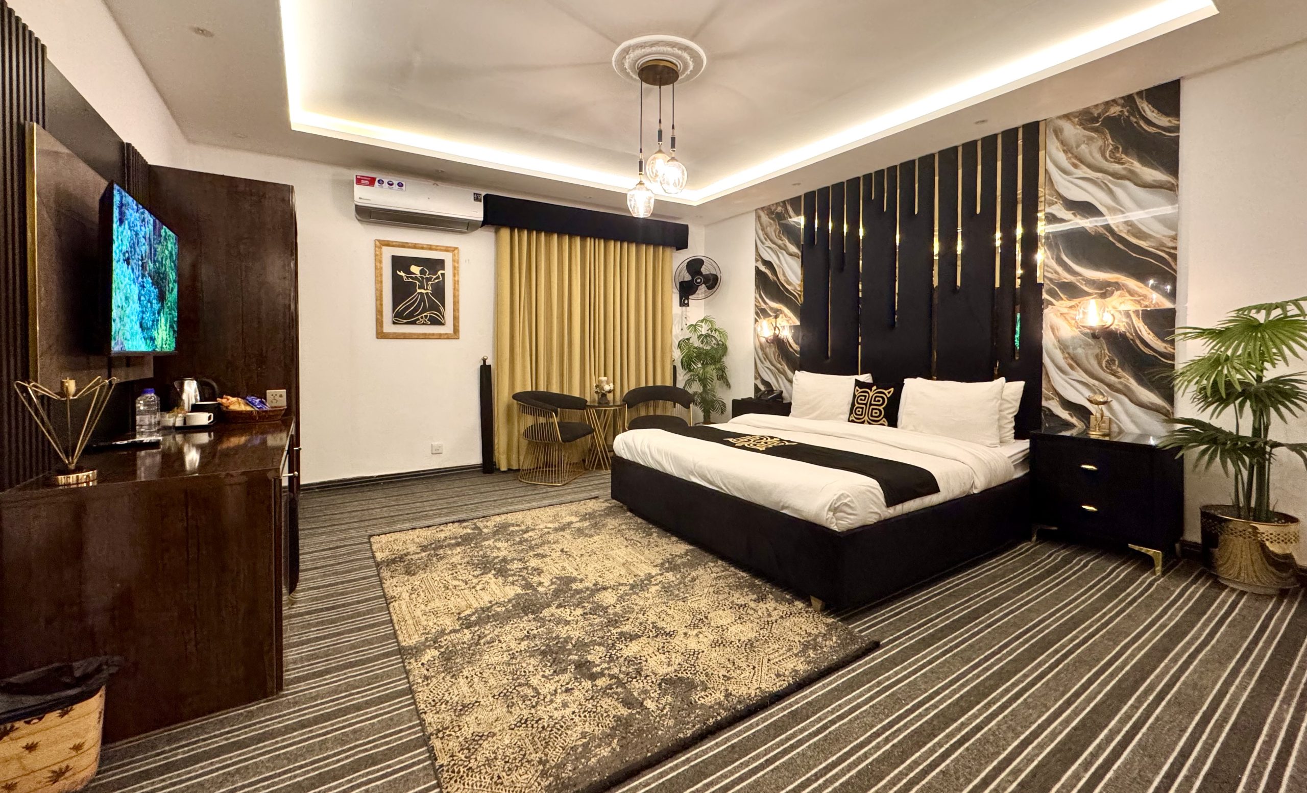 Grand Berkshire Interior Detail